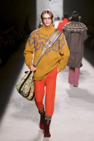 Look 53